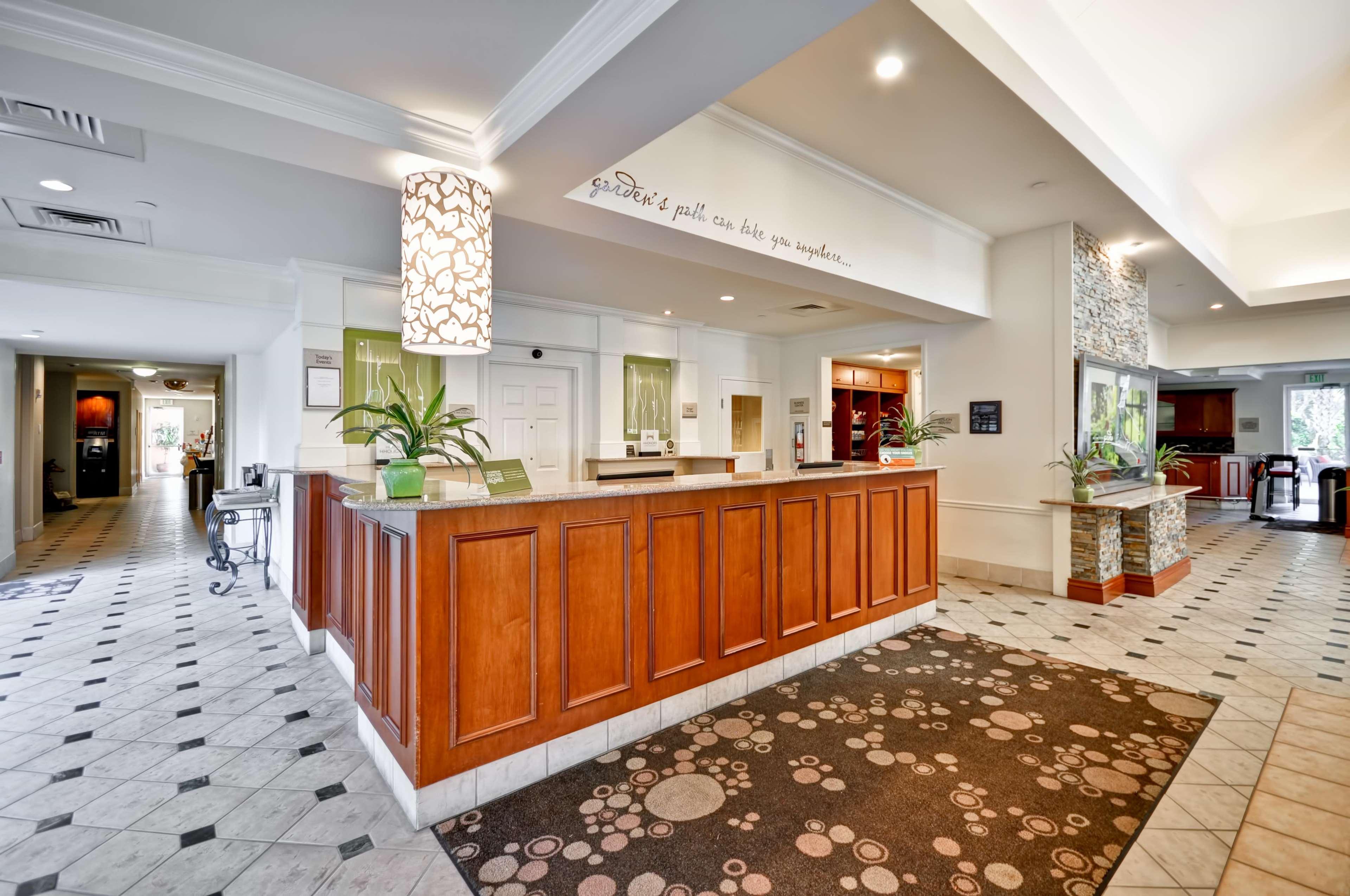 Hilton Garden Inn Tampa North Temple Terrace Bagian luar foto