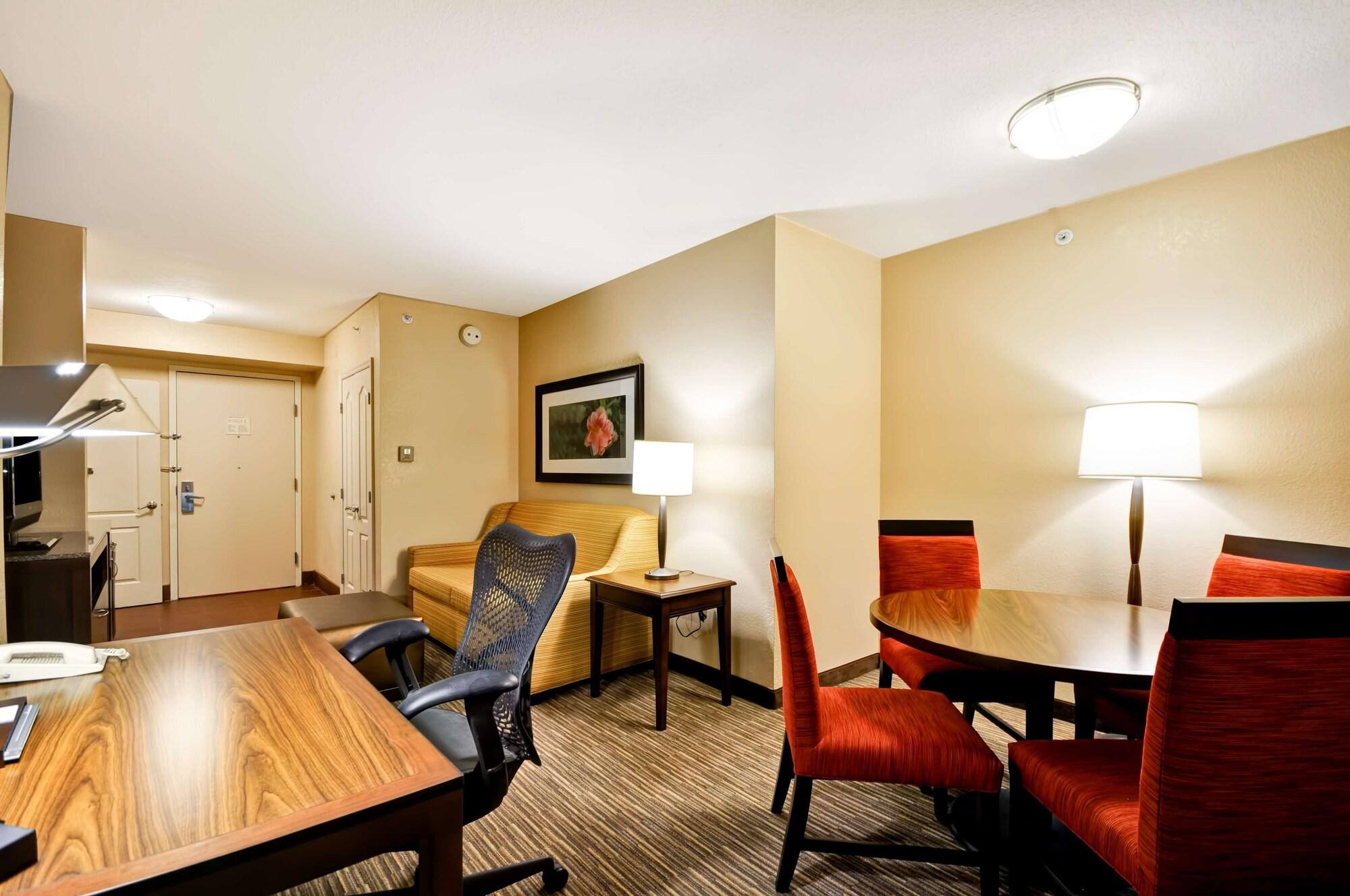 Hilton Garden Inn Tampa North Temple Terrace Bagian luar foto