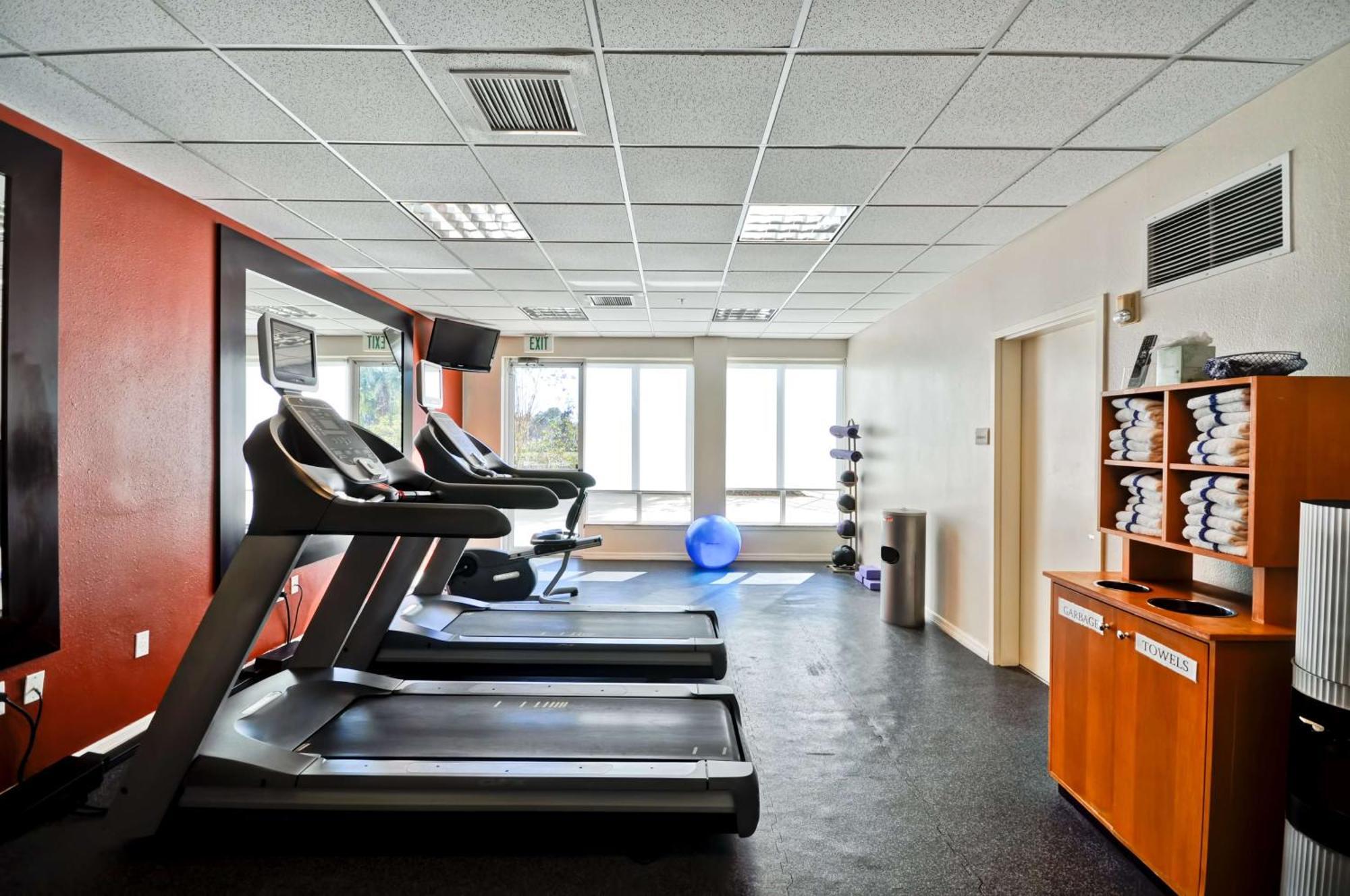 Hilton Garden Inn Tampa North Temple Terrace Bagian luar foto